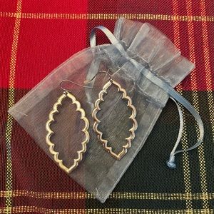 NEW! Beautiful Earrings